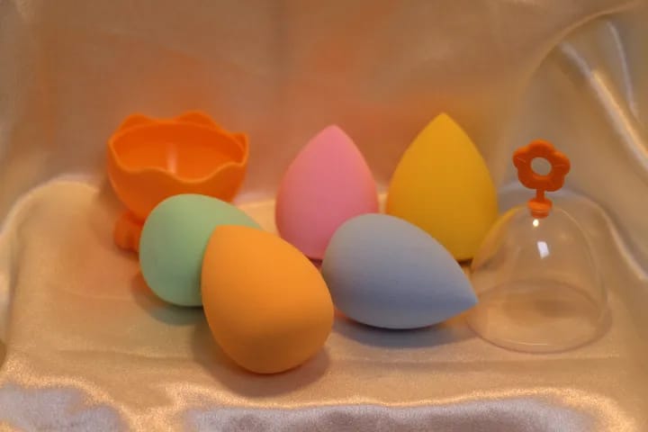 Beauty Blender | Makeup Puff With Egg Shaped Storage Case | Facial Makeup | Sponge Beauty Blender | Portable Cosmetic Tool Set | Pack of 1 pc | - image 4