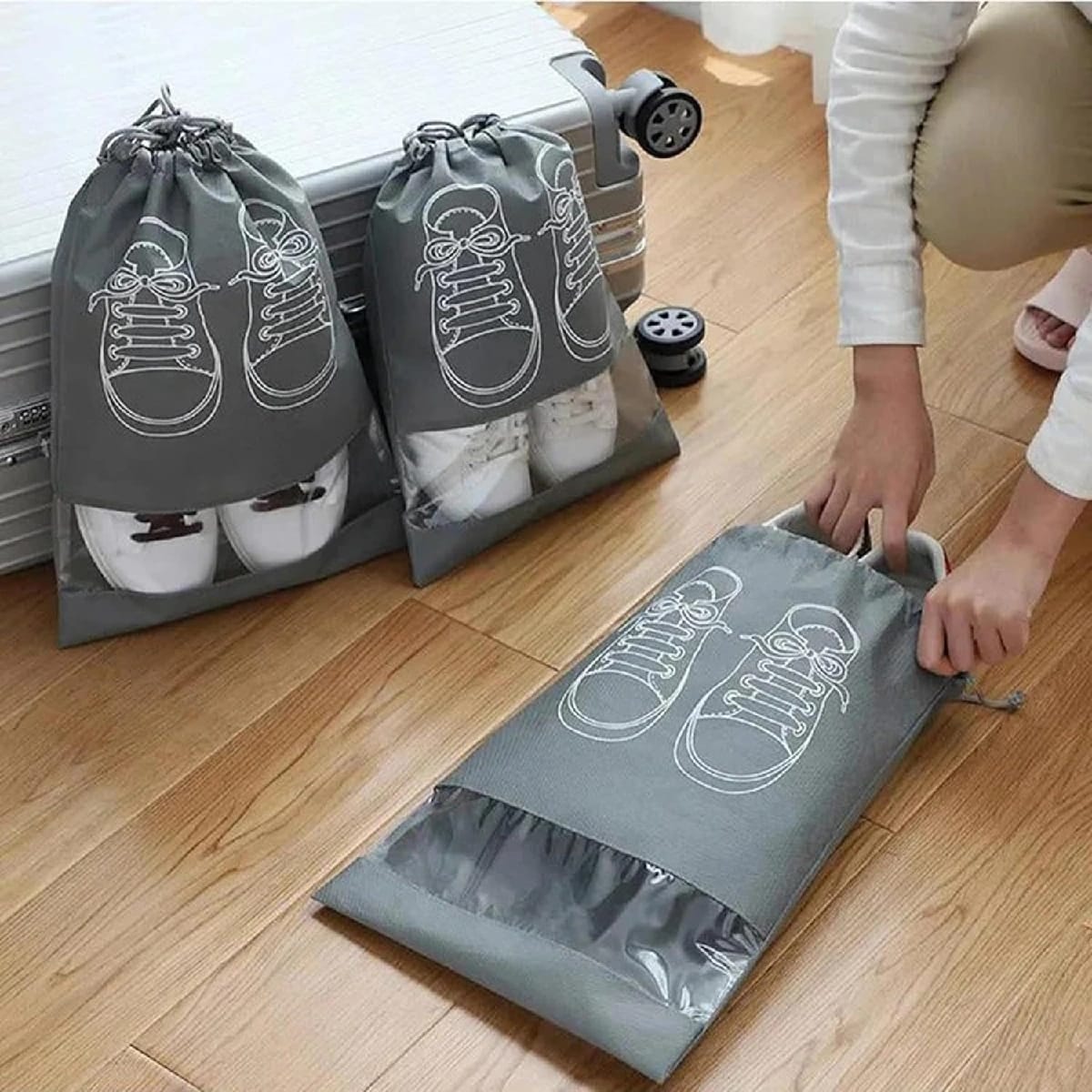 1Pc Portable Travel Shoe Bag , Waterproof Shoe Bag For Gym,Travel,Space-Saving Dust-Proof Storage Bag With Rope Non-Woven Shoe Bag - image 1