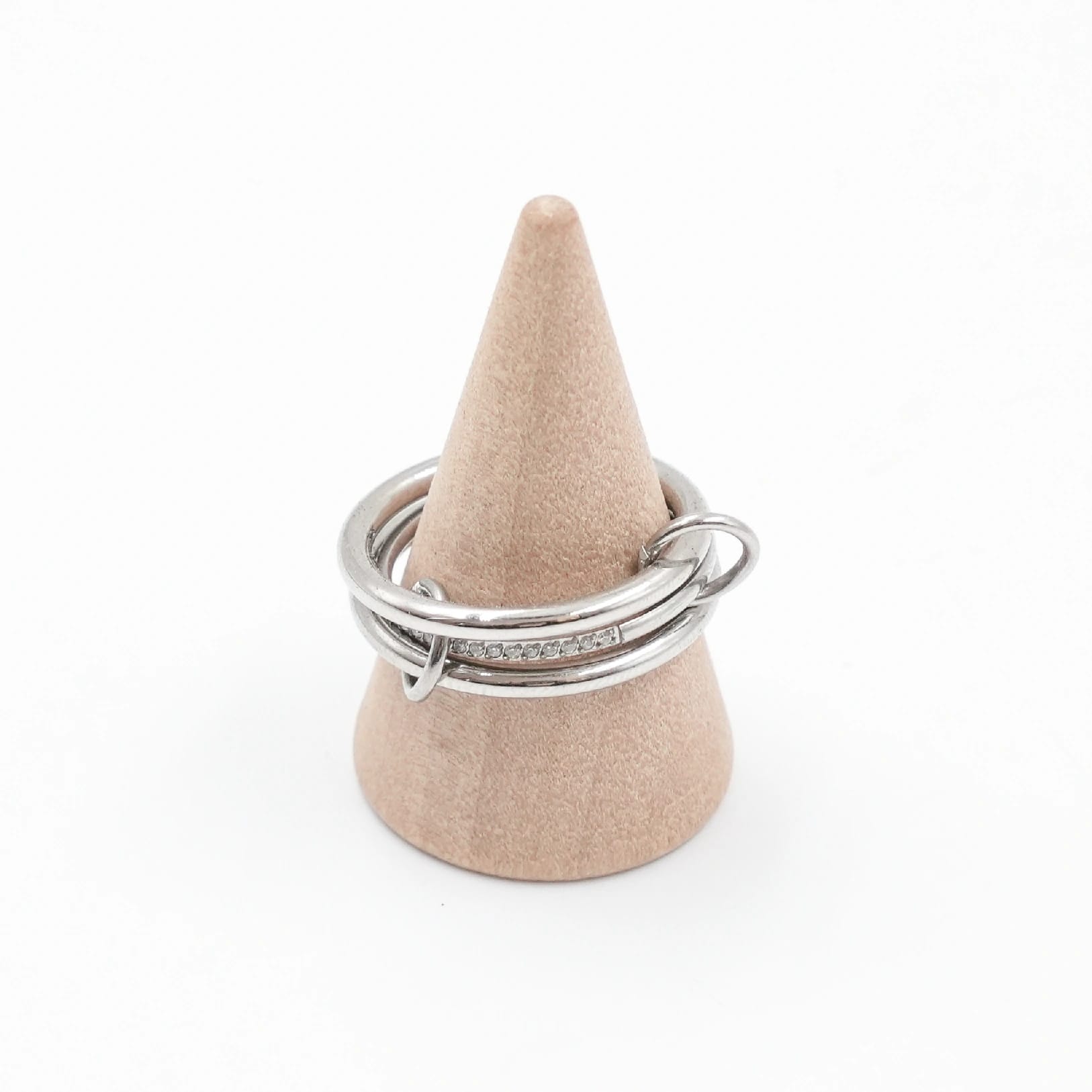 Interlocking Band Ring With Link Design For Women Fashion Jewellery Statement Ring - image 2