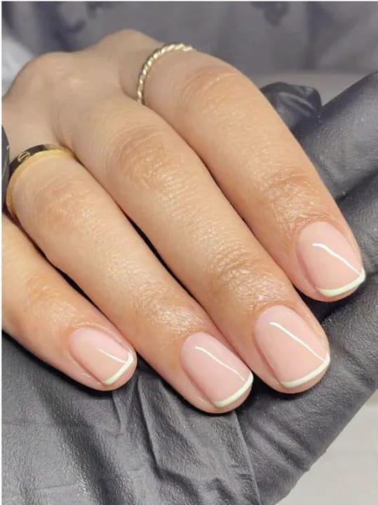 Instantly Upgrade Your Look With 24pcs Short Square French False Nail For Women And Girls 1pc Nail File & 1sheet Tape Press On Nails - image 1