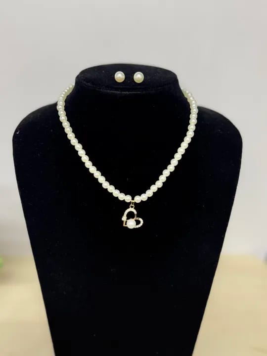 Pearl Necklace With Earring Attached With charms - image 5