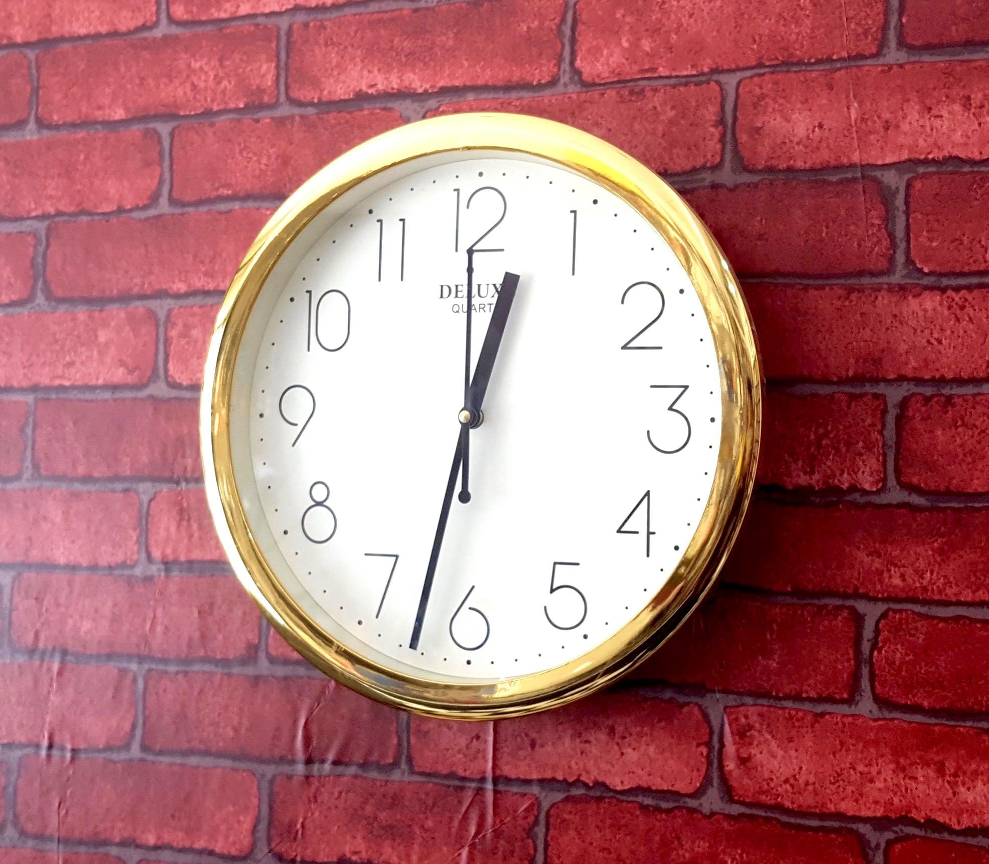 Deluxe Quartz Plastic Wall Clock ( 26 Cm X 26 Cm X 3.3 Cm, ) White Dial And Gold Border - image 2