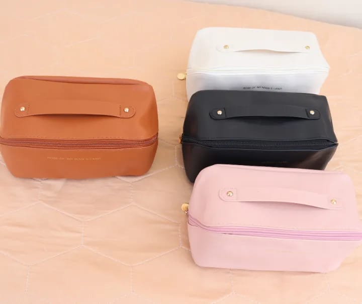 Women's Large Capacity Cosmetic Bag, Portable Travel Make Up Bag, Waterproof Leather Organiser, Multifunctional Toiletry Bag, Cosmetic Bag with Dividers and Handle, Waterproof - image 5