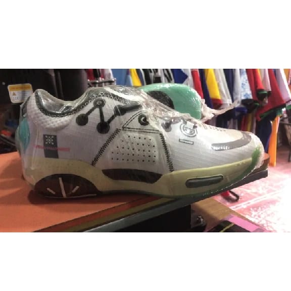 Unisex High Top Basketball Shoes - image 2