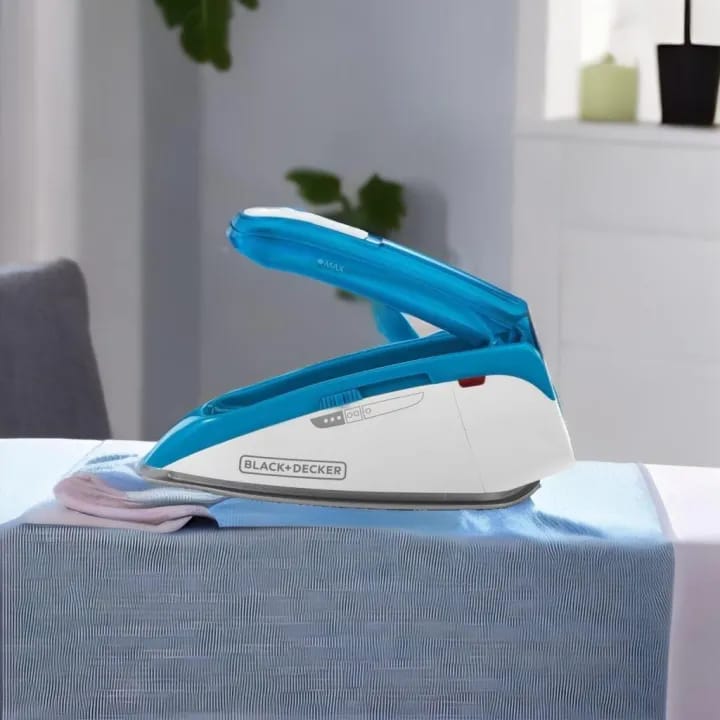Black & Decker 1085W Dual Voltage Travel Steam Iron, Blue - Ti250-B5/2 years warranty - image 4