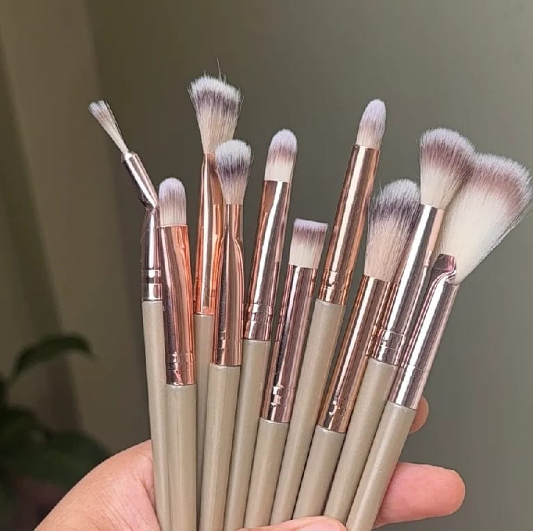 20-Piece Makeup Brush Set With Case - image 3