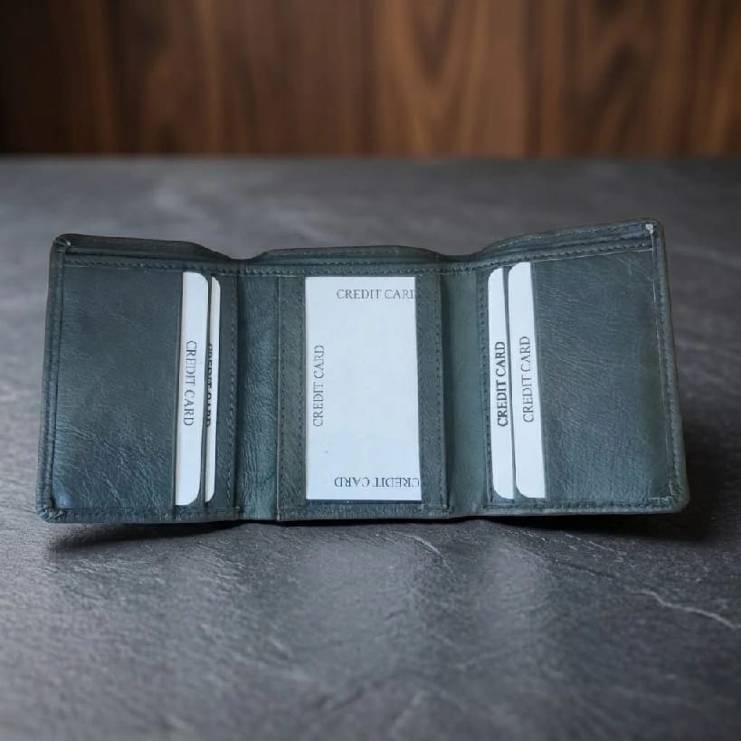 Men'S Premium Leather Wallet With Trifold Buttton Lock - image 2