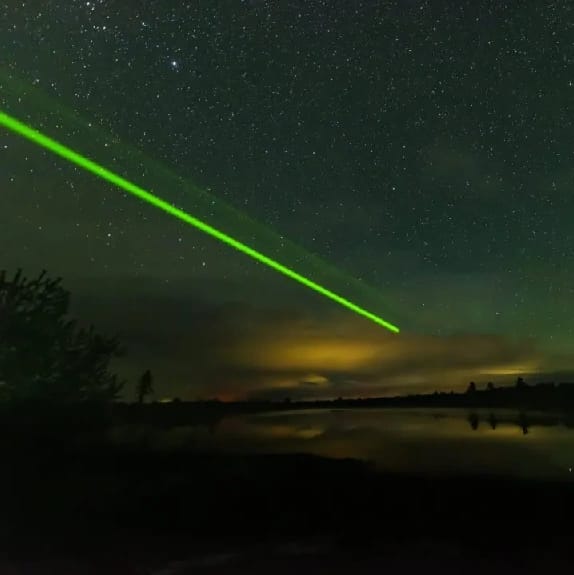 Professional Green Laser Pointer Pen/Green Laser Light - image 4