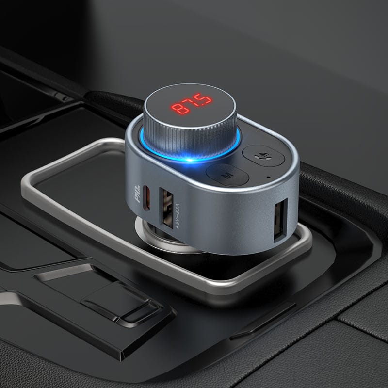 HOCO E72 PD30W Car Charger With Wireless FM Transmitter - image 3