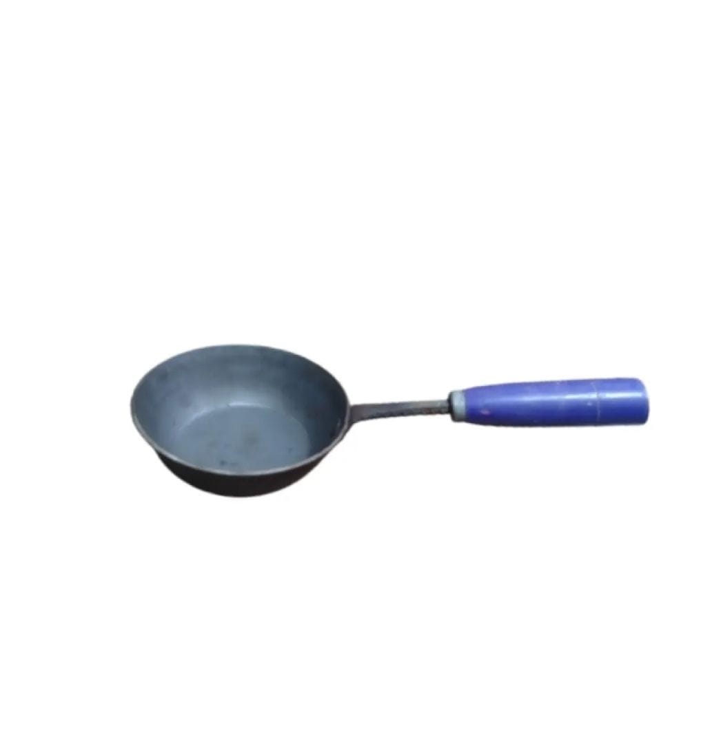12 Cm Iron Fry Pan With Wooden Handle