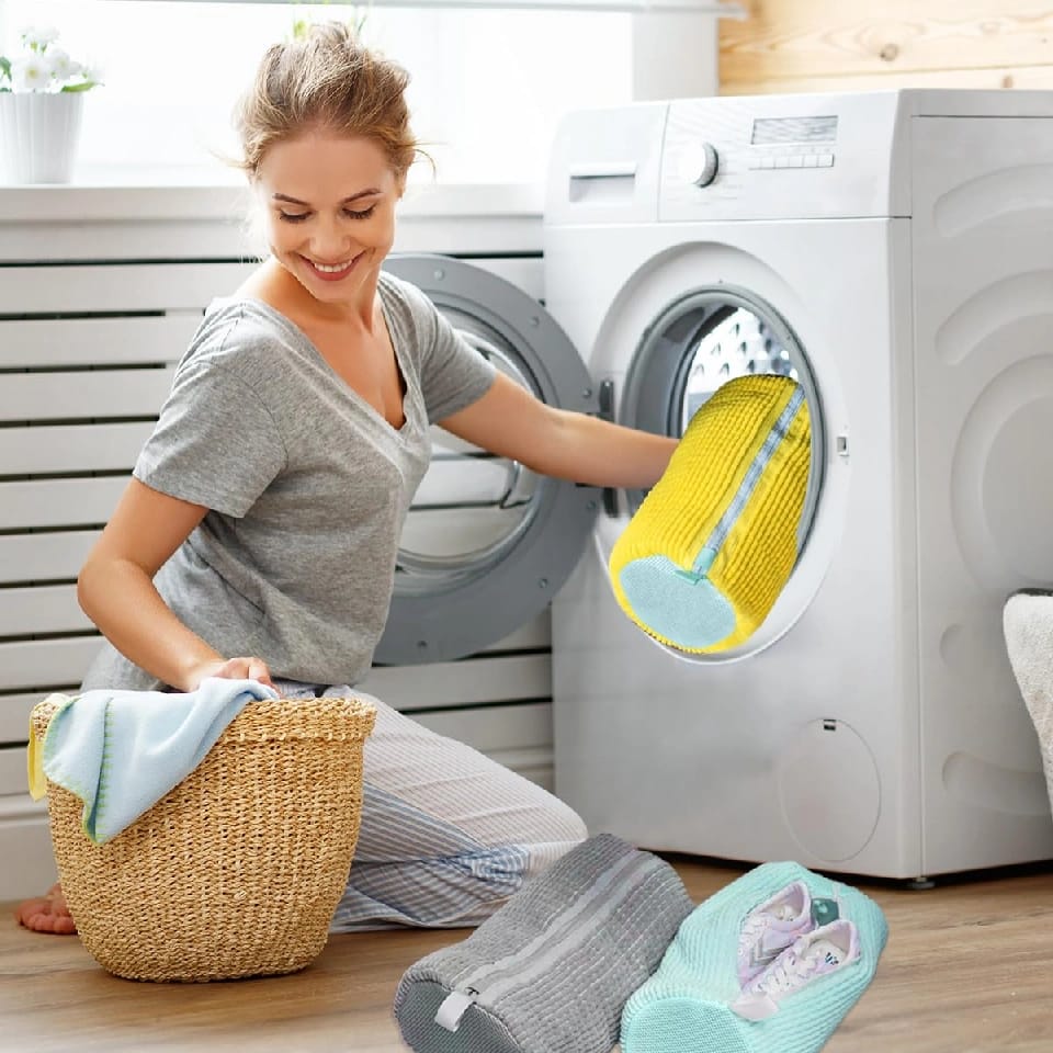 360° Microfiber Shoe Washing Bag With Zipper | Reusable Laundry Shoe Cleaner Pouch For Washing Machine | Noise & Damage Protection | Fits All Shoe Sizes (Multicolor) - Ojustore - image 4