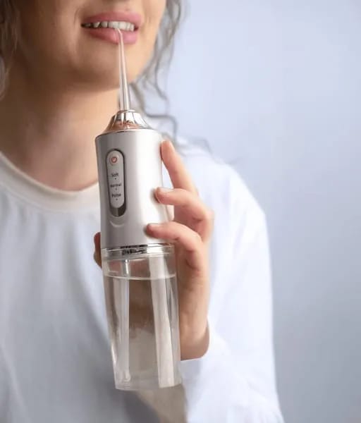 Portable Oral Irrigator, Water Flosser, USB Rechargeable, Water Jet, Teeth Pick, 4 Jet Tips, 200ml, 3 Modes IPX7, 1400rpm - image 1