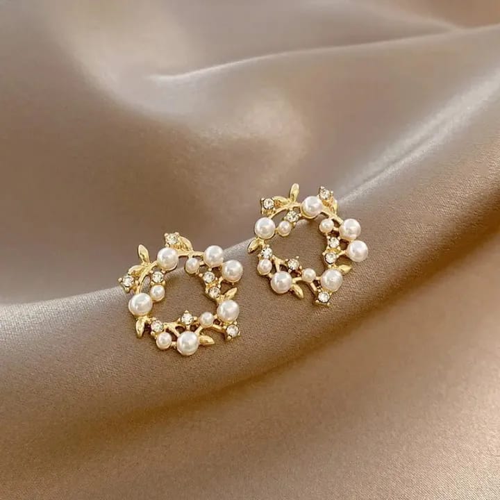 Korean Fashion Earrings Gold Plated Olive Branch Pearl Charm Earrings Alloy Earring Set - image 1