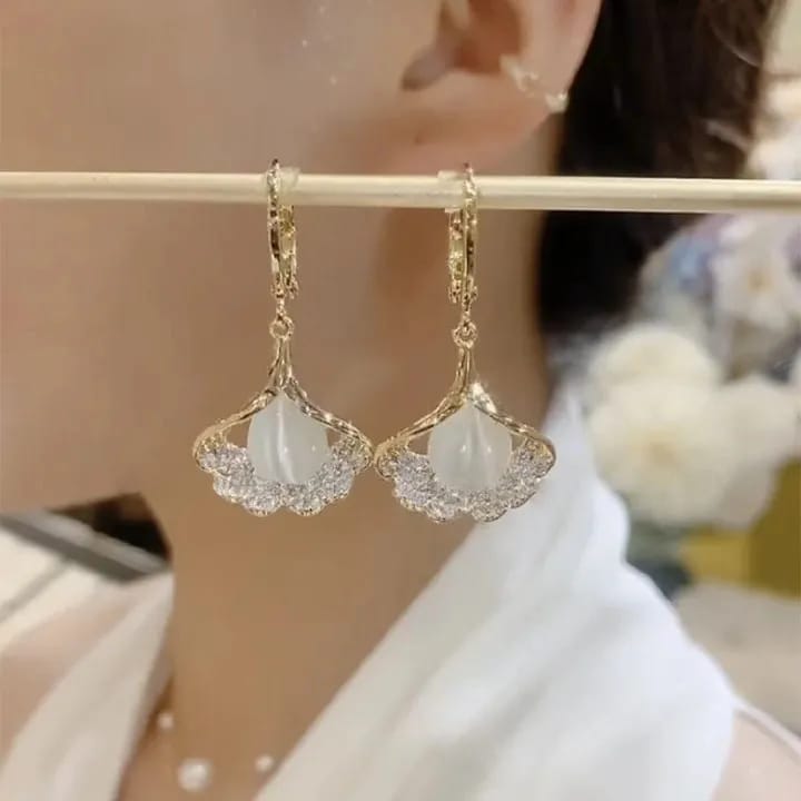 Elegant Shiny Opal Zircon Earrings Maple Leaf Dangle Earrings For Women Party Jewelry Gifts - image 4
