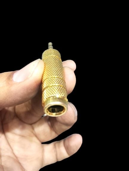 Golden-Metal Audio Jack 3.5mm to 6.5mm Stereo Converter/6.5mm to 3.5mm Audio Adapter - image 1