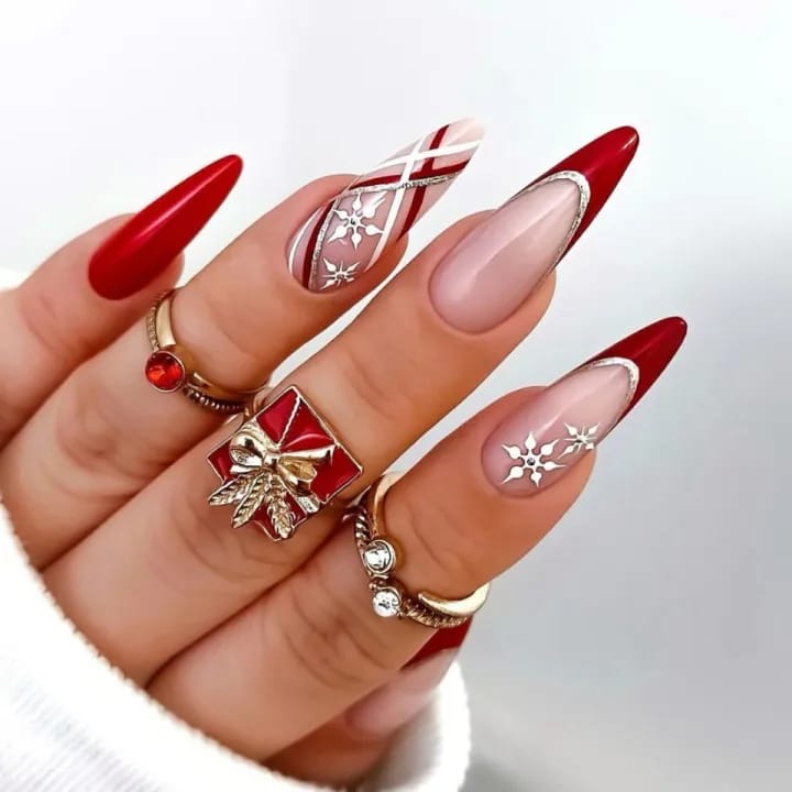 MAANGE 24Pcs Christmas Snowflakes Tipsy Fake Press On Nails With Glue & File WM111 - image 1